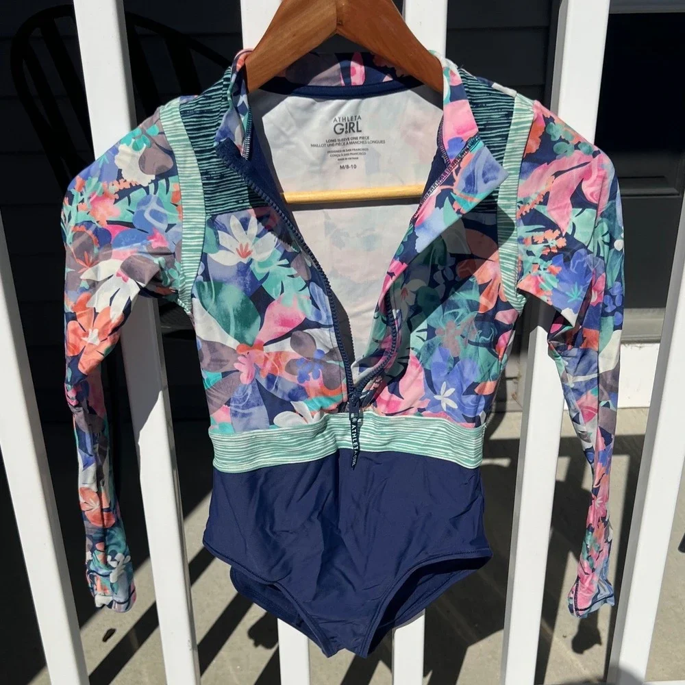 Athleta Girl Rashguard Swimsuit Size Long Sleeve Size MEDIUM 8-10 Bora Bora